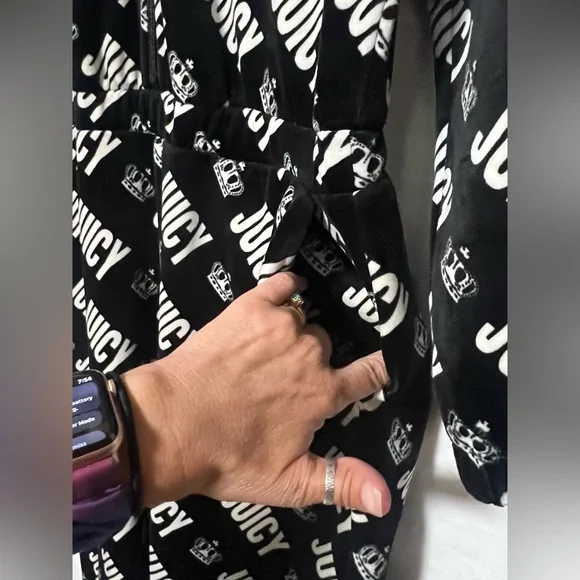 NEW Y2K Juicy Couture Velour Logo Jumpsuit Onesie Cozy Warm Loungewear Casual - Picture 5 of 10